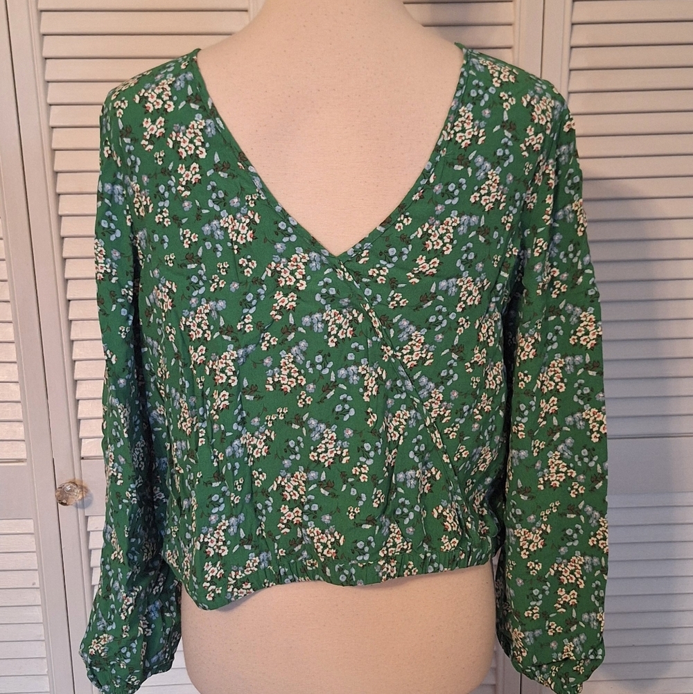 LOFT Floral Green Women's Top Blouse Medium *C7 - Picture 3 of 6